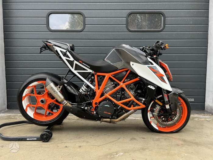 KTM Super Duke 1300cc, street / classic