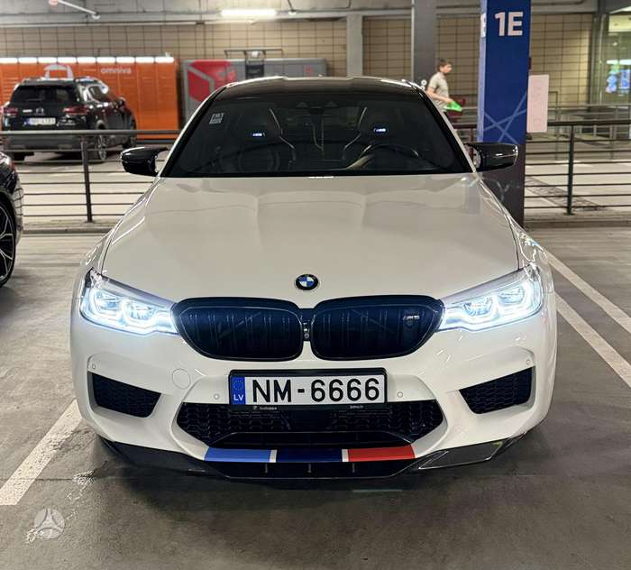 BMW M5, saloon / sedan