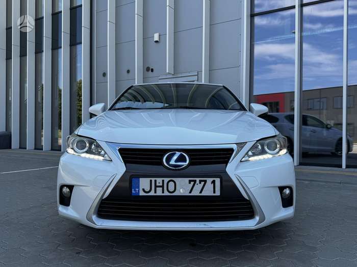 Lexus CT 200h, 1.8 l., hatchback