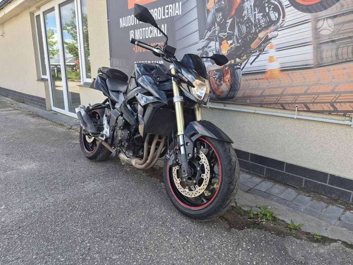 Suzuki GSR 750cc, street / classic