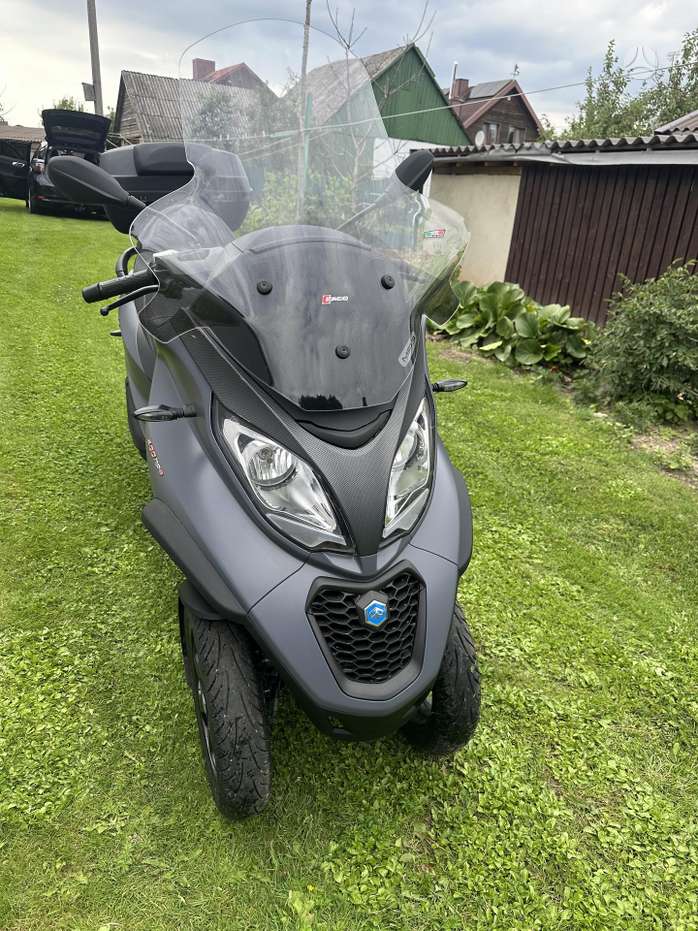 Piaggio MP3 400cc, scooters / mopeds