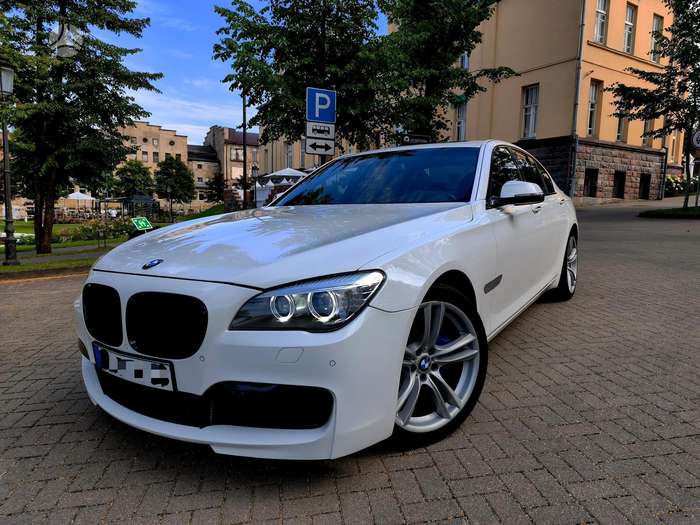 BMW 740, 3.0 l., Седан