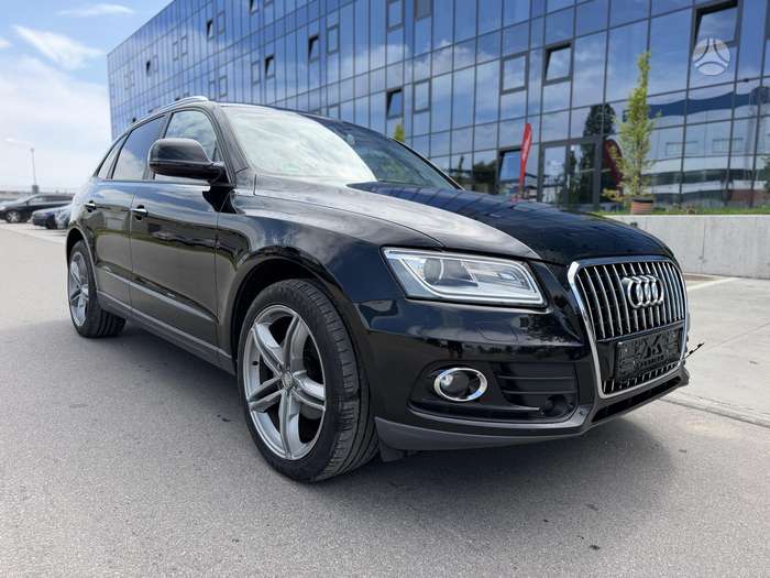 Audi Q5, 2.0 l., off-road / crossover