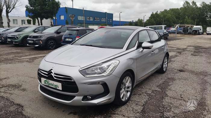 Citroen DS5, 1.6 l., hatchback
