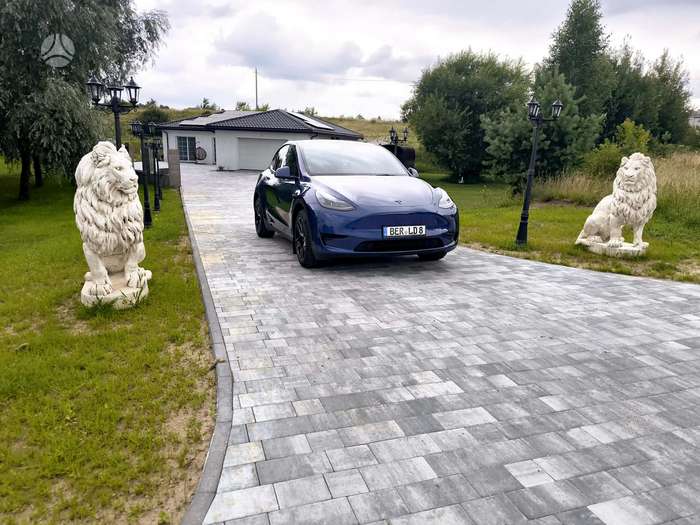 Tesla Model Y, 60 kWh, hatchback