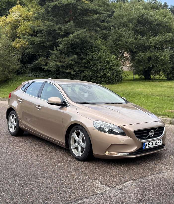 Volvo V40, 1.6 l., Хэтчбек