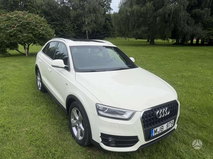Audi Q3, 2.0 l., off-road / crossover