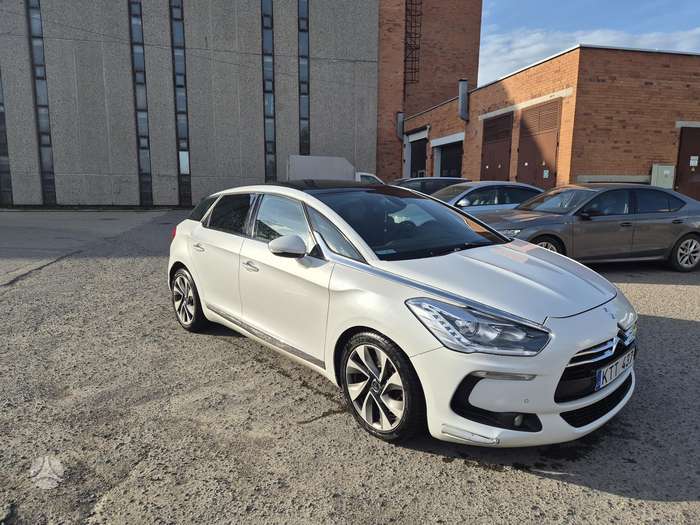 Citroen DS5, 2.0 l., hatchback
