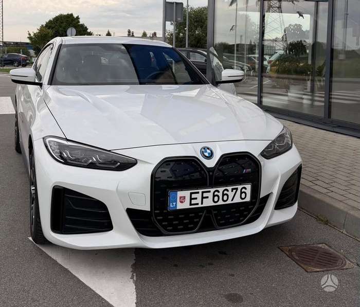 BMW i4, 84 kWh, coupe