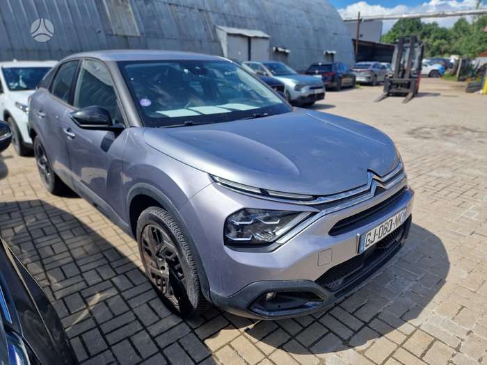 Citroen C4, 1.2 l., hatchback