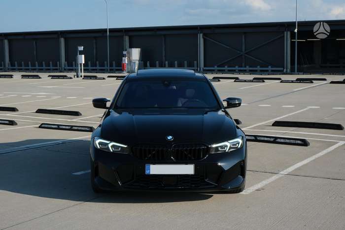 BMW 330, 2.0 l., Седан