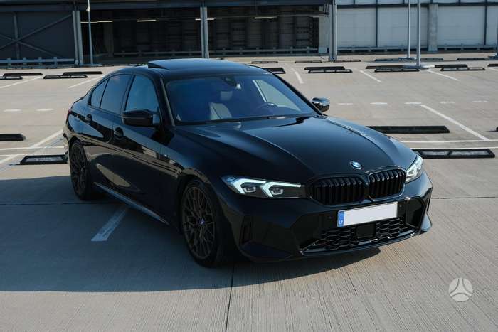 BMW 330, 2.0 l., Седан
