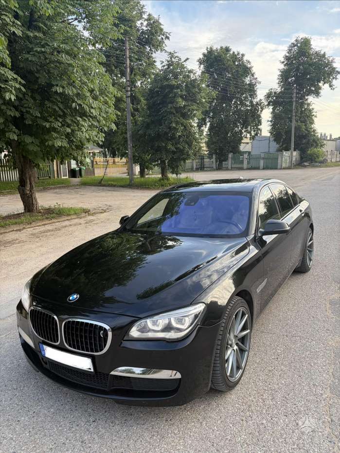 BMW 730, 3.0 l., Седан