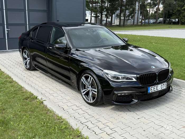 BMW 750, 4.4 l., Седан