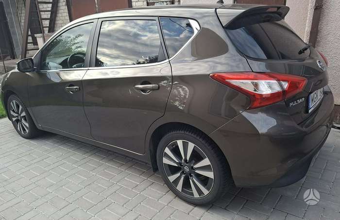 Nissan Pulsar, 1.2 l., Хэтчбек