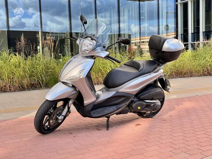 Piaggio Beverly 330cc, мотороллеры / мопеды