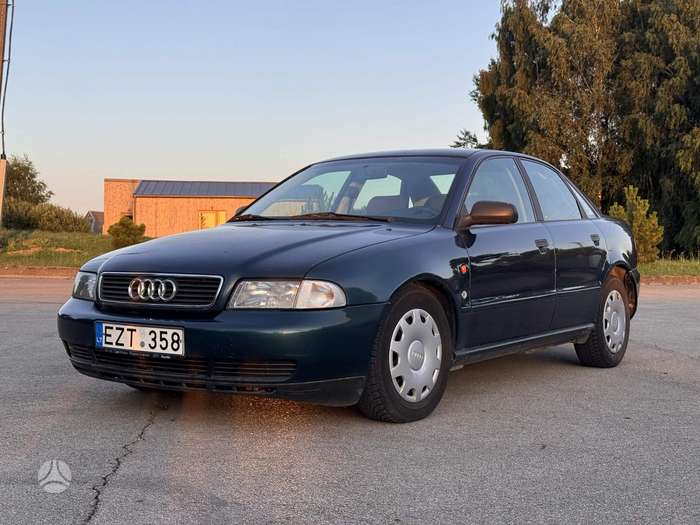 Audi A4, 1.8 l., Седан