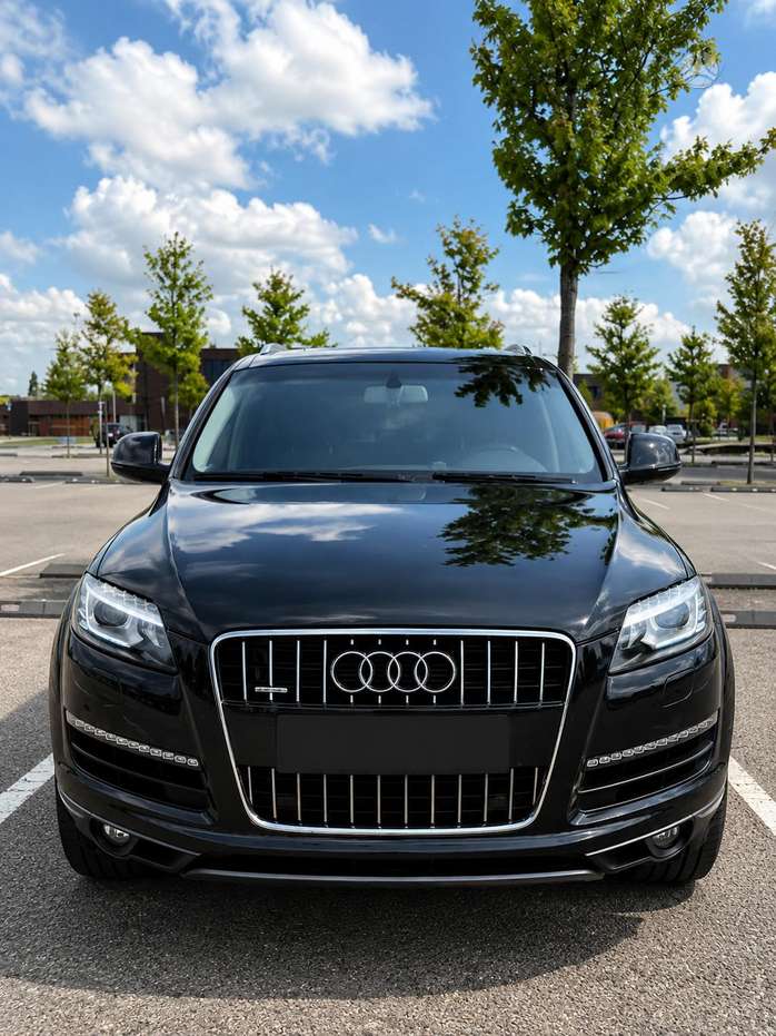 Audi Q7, 3.0 l., off-road / crossover
