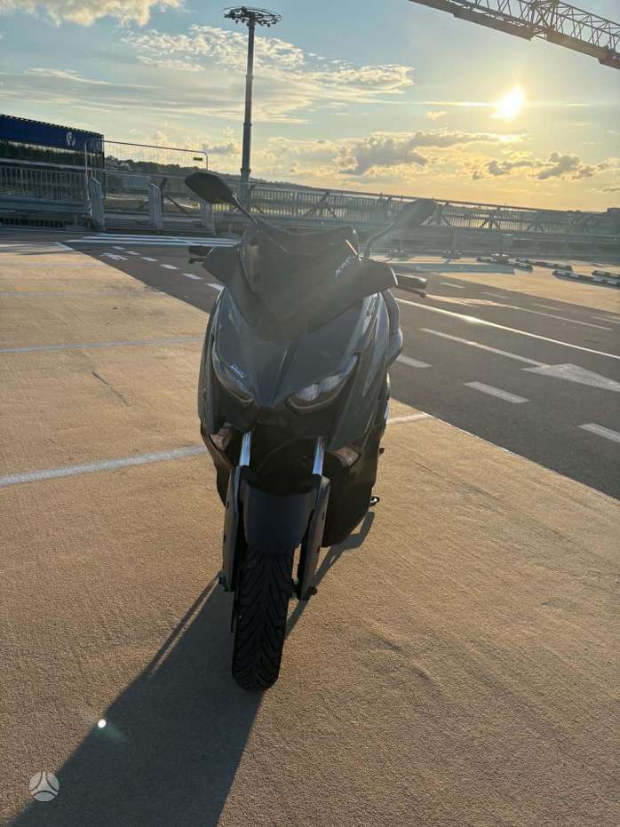 Yamaha XMAX 125, scooters / mopeds