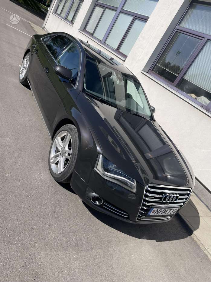Audi A8, 3.0 l., Седан