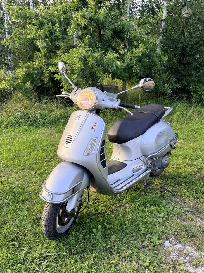 Piaggio Vespa 125cc, scooters / mopeds