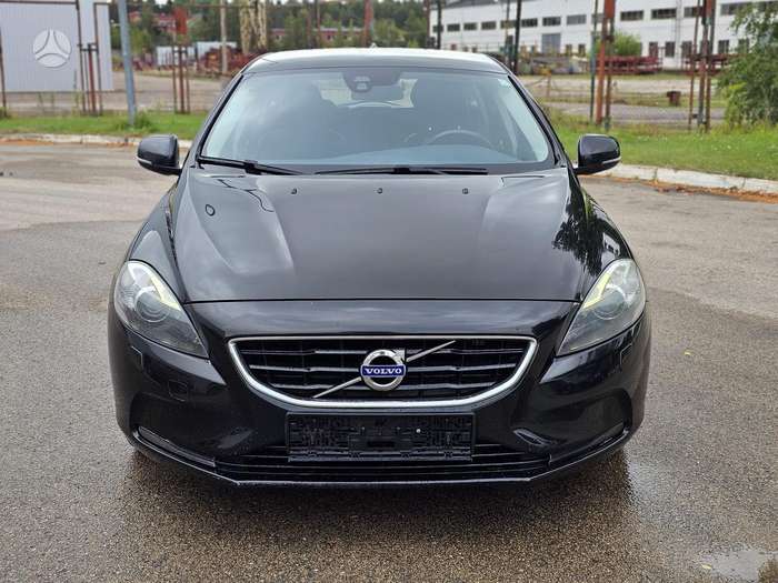 Volvo V40, 1.6 l., hatchback