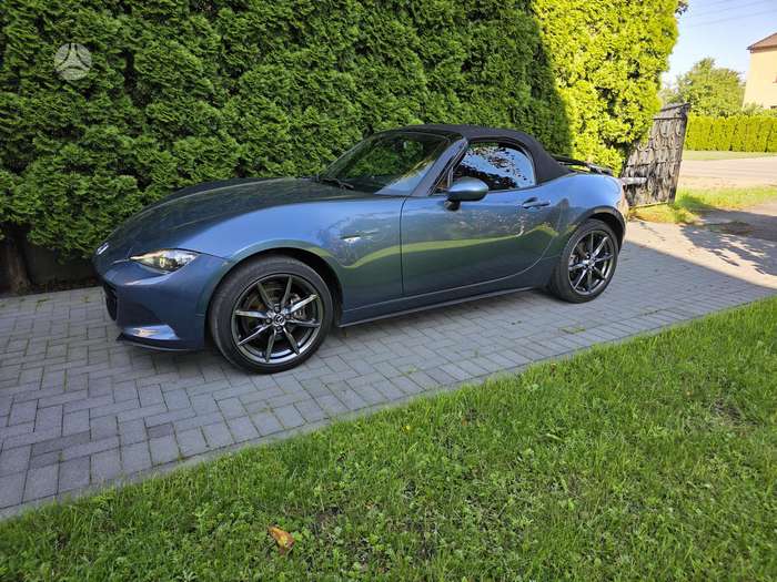 Mazda MX-5, 2.0 l., convertible