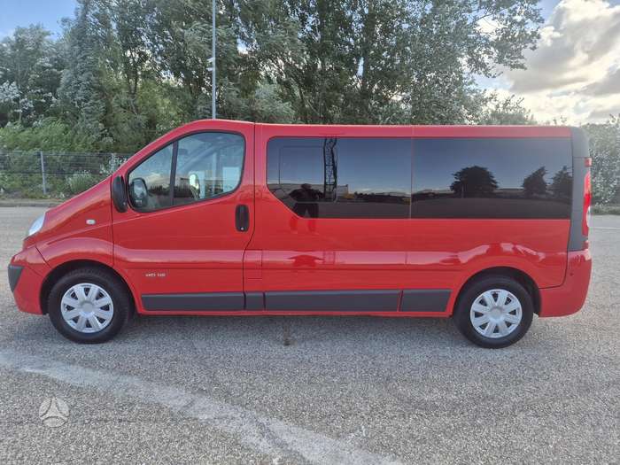 Renault Trafic, 2.0 l., passenger minibus