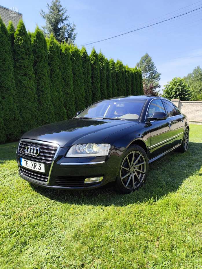Audi A8, 4.2 l., sedanas