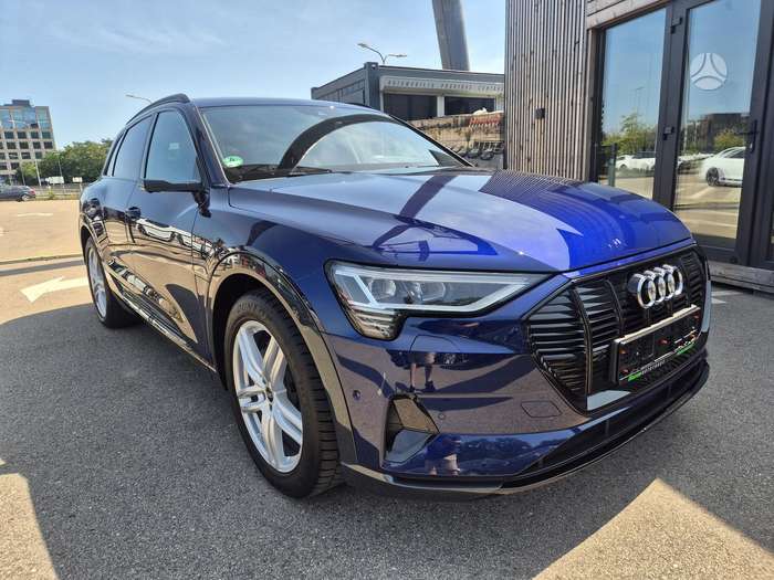 Audi e-tron, 95 kWh, off-road / crossover