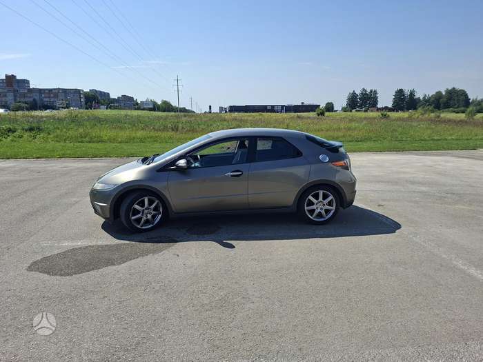 Honda Civic, 1.8 l., hatchback