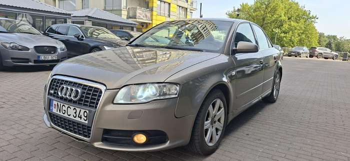 Audi A4, 2.0 l., Седан