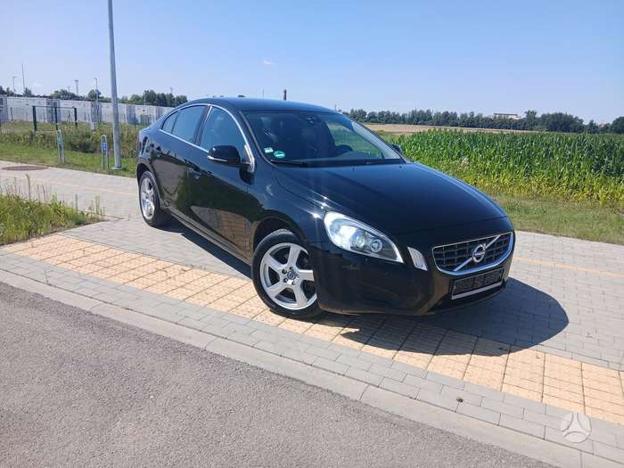 Volvo S60, 2.0 l., Седан