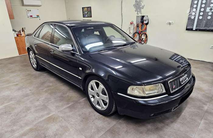 Audi S8, 4.2 l., sedanas