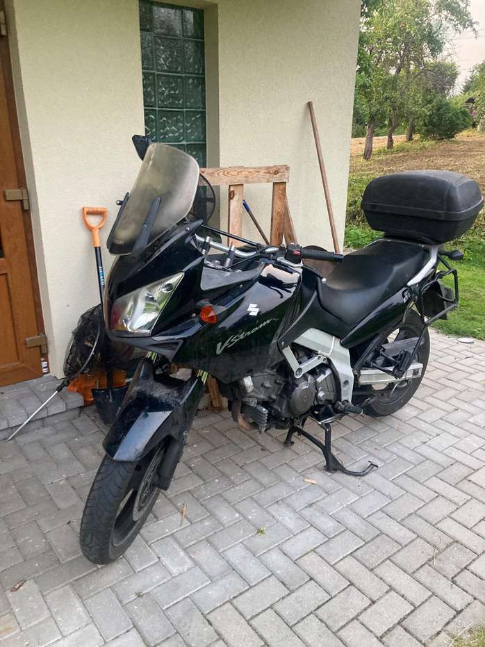 Suzuki DL (V-Strom) 650cc, enduro / adventure