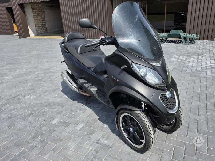 Piaggio MP3 493cc, triračiai
