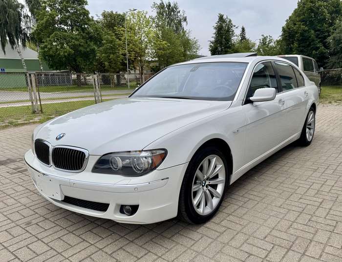 BMW 750, 4.8 l., Лимузин