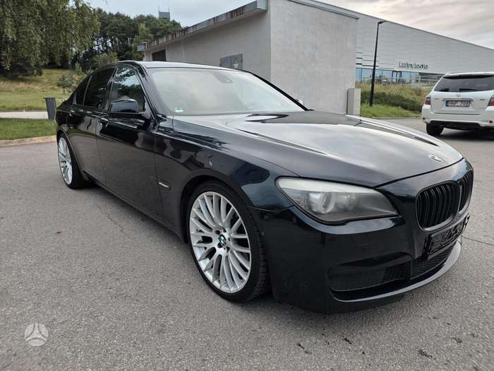 BMW 740, 3.0 l., Седан