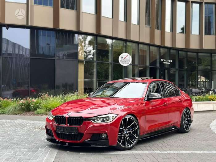 BMW 330, 2.0 l., Седан