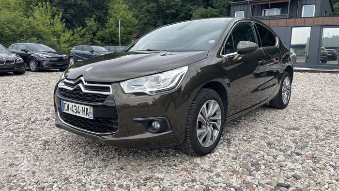 Citroen DS4, 1.6 l., hatchback