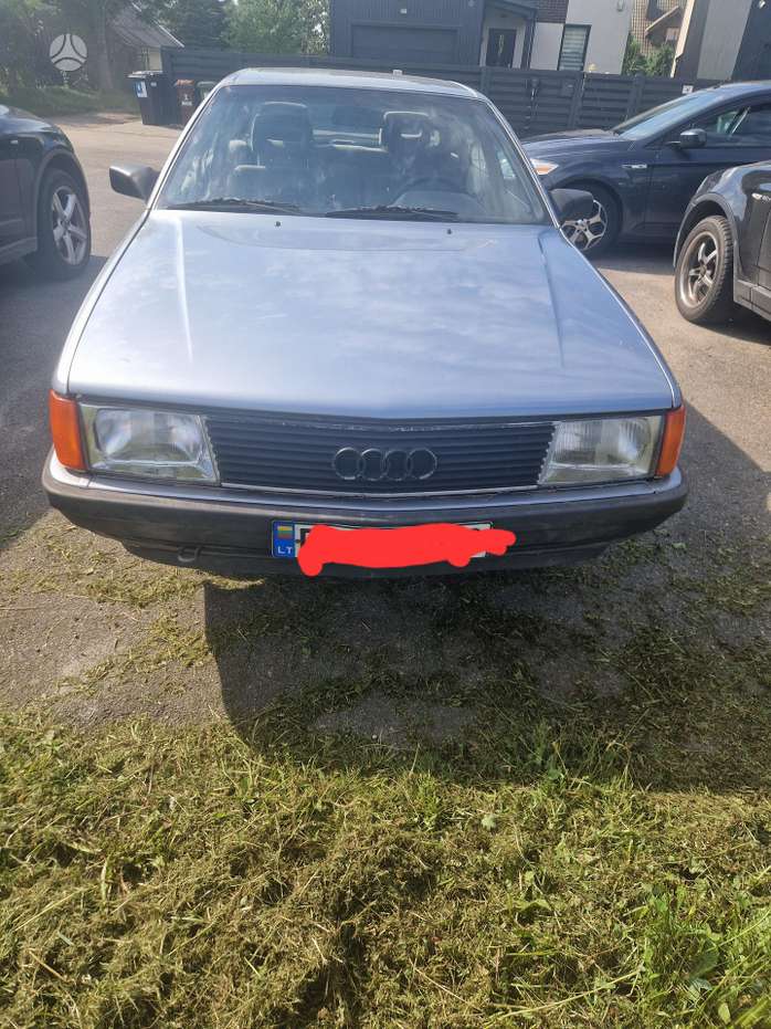 Audi 100, 1.8 l., Седан