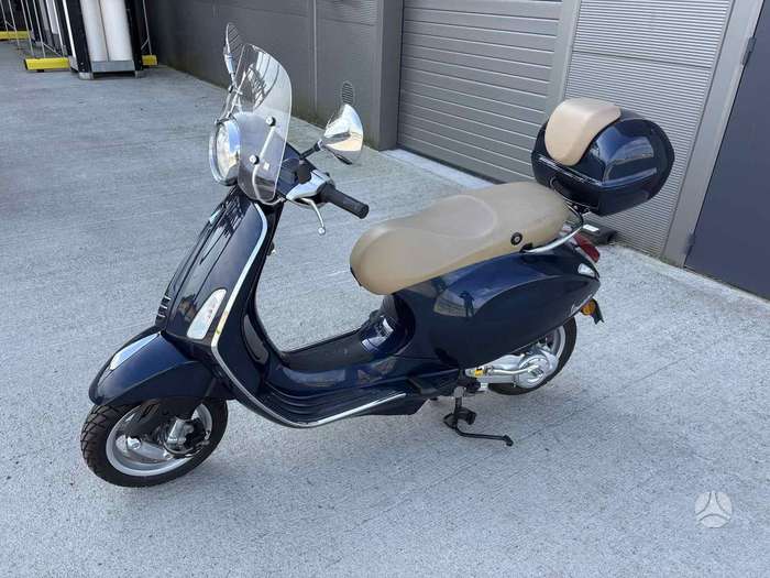 Piaggio Vespa 50cc, scooters / mopeds