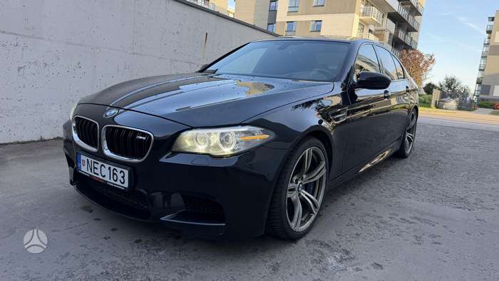 BMW M5, 4.4 l., Седан