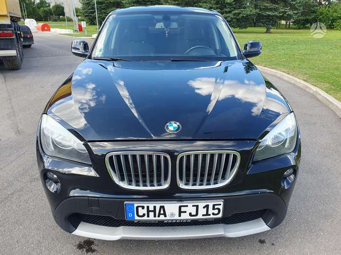 BMW X1, 2.0 l., off-road / crossover