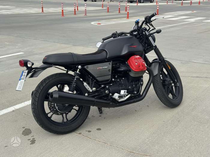 Moto Guzzi V7 744cc, street / classic