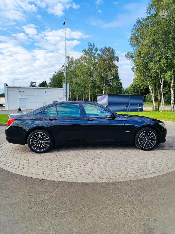 BMW 730, 3.0 l., Седан
