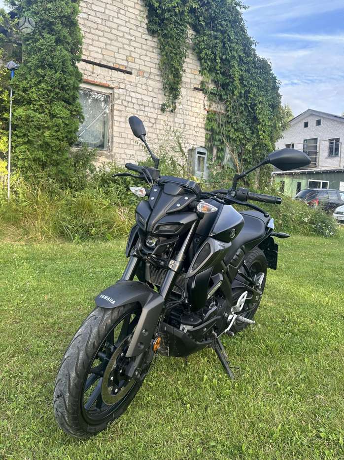 Yamaha MT 125, street / classic