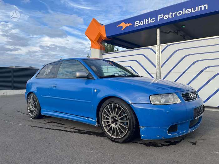 Audi A3, 1.8 l., Хэтчбек