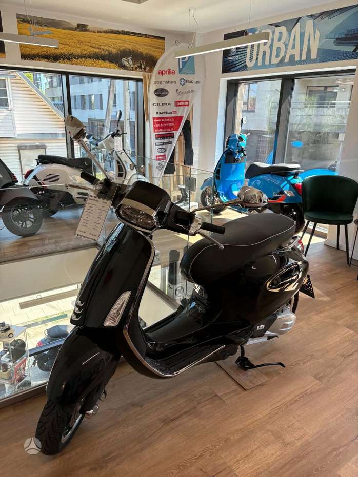 Piaggio Vespa 125cc, scooters / mopeds