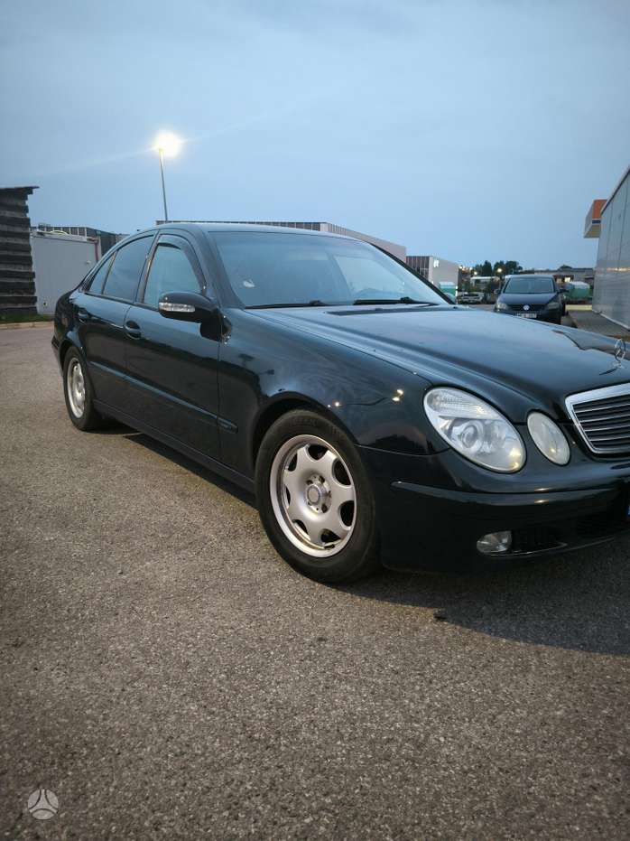 Mercedes-Benz E200, 2.2 l., Седан